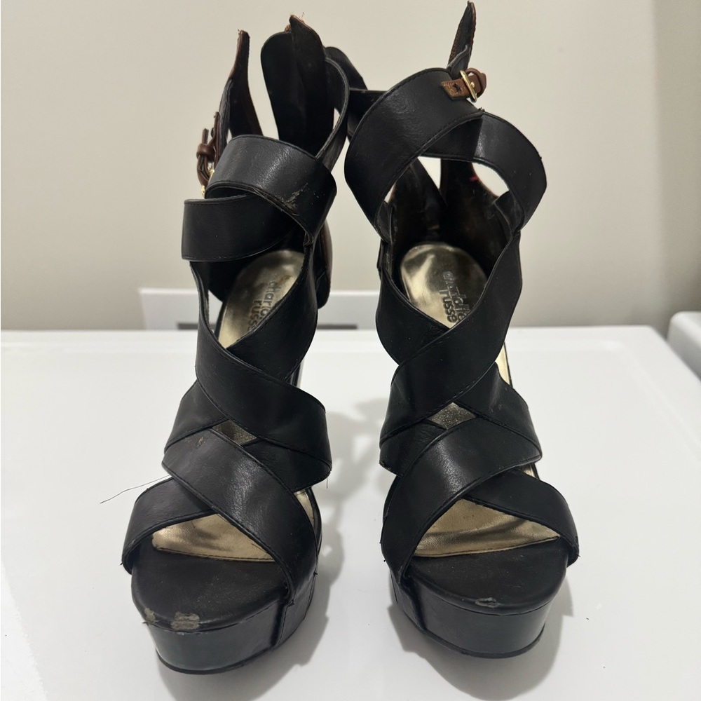 Black/brown women’s heels for sale!